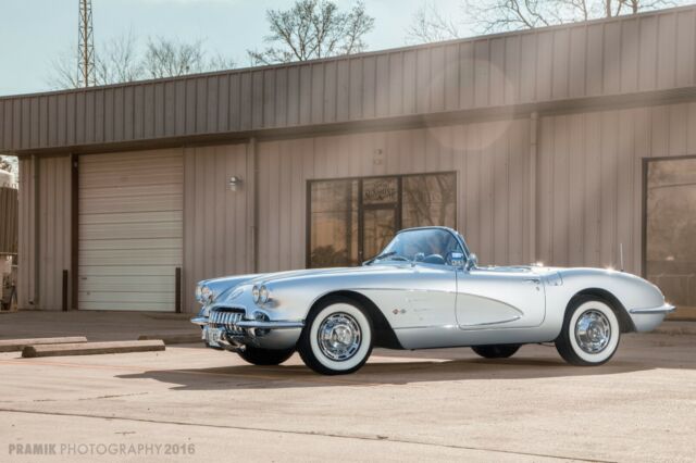 Chevrolet Corvette 1959 image number 27