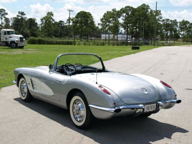 Chevrolet Corvette 1959 image number 31