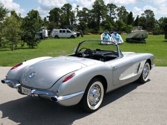 Chevrolet Corvette 1959 image number 33