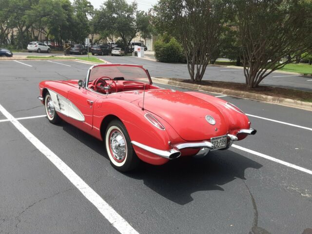 Chevrolet Corvette 1960 image number 21