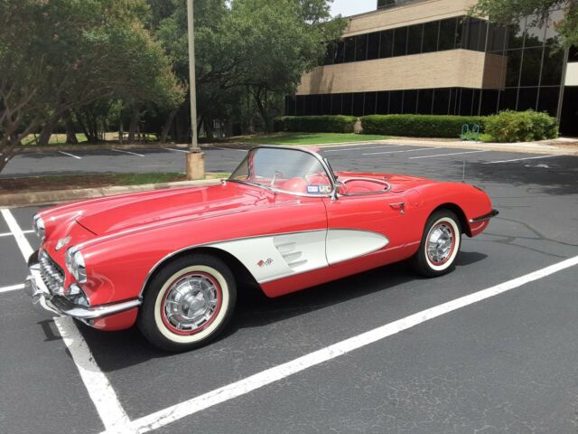 Chevrolet Corvette 1960 image number 22