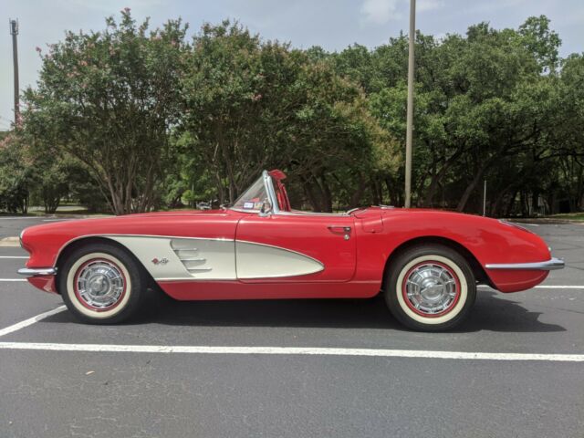 Chevrolet Corvette 1960 image number 24