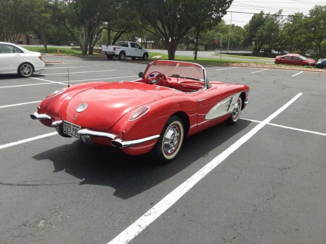 Chevrolet Corvette 1960 image number 25