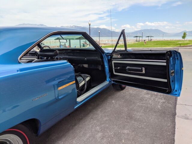 Plymouth Road Runner 1970 image number 12