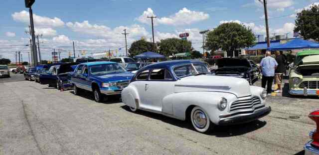 Chevrolet Fleetline 1946 image number 1