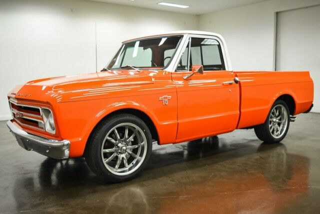 Chevrolet C-10 1967 image number 2