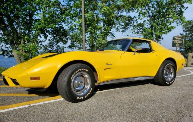 Chevrolet Corvette 1976 image number 0