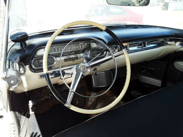 Cadillac Fleetwood 1957 image number 14