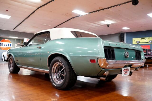 Ford Mustang 1970 image number 10