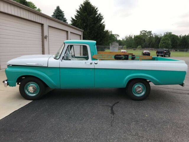 Ford F-100 1961 image number 0