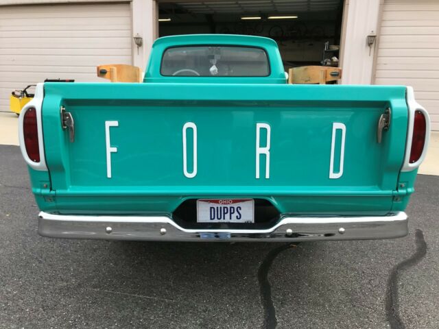 Ford F-100 1961 image number 17