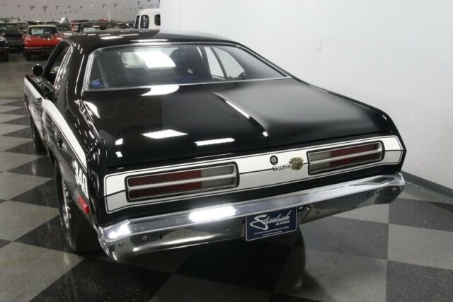 Plymouth Duster 1972 image number 10