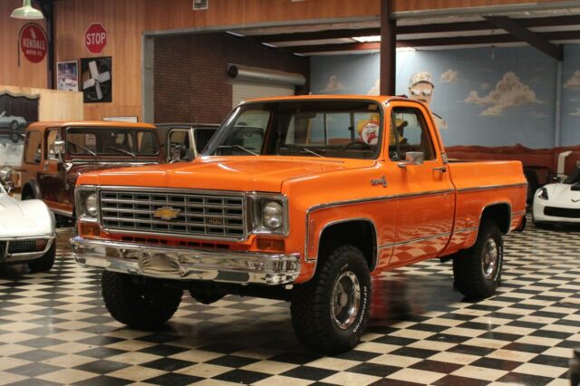 Chevrolet C/K Pickup 1500 1976 image number 16