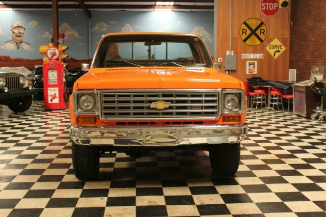 Chevrolet C/K Pickup 1500 1976 image number 18