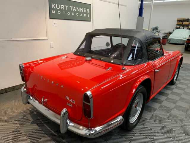 Triumph TR4A 1967 image number 7