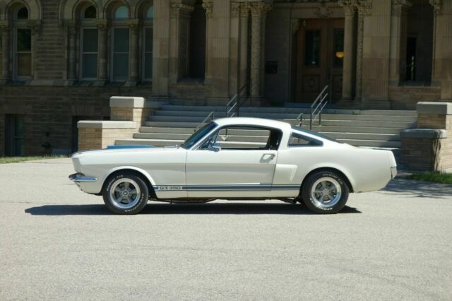 Ford Mustang 1965 image number 26