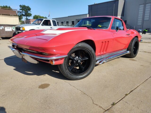 Chevrolet Corvette 1965 image number 0