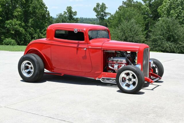 Ford 3 Window Coupe 1932 image number 1