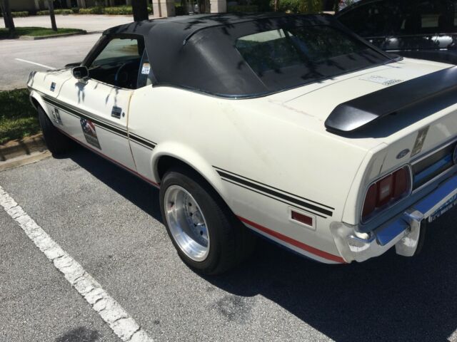 Ford Mustang 1973 image number 27