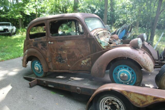 Ford Anglia 1951 image number 23