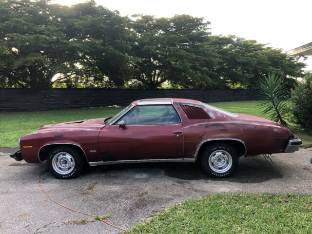 Pontiac Grand Prix 1974 image number 0