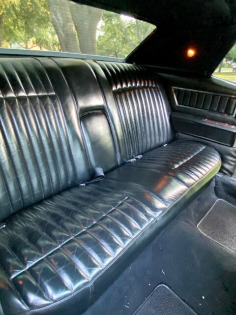 Lincoln Continental 1973 image number 18