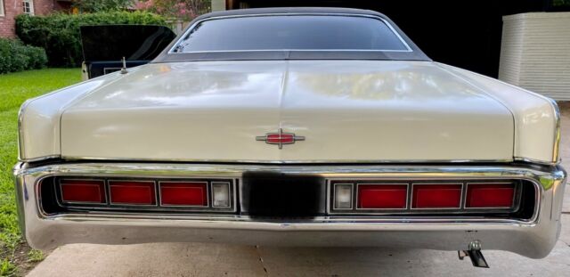 Lincoln Continental 1973 image number 3