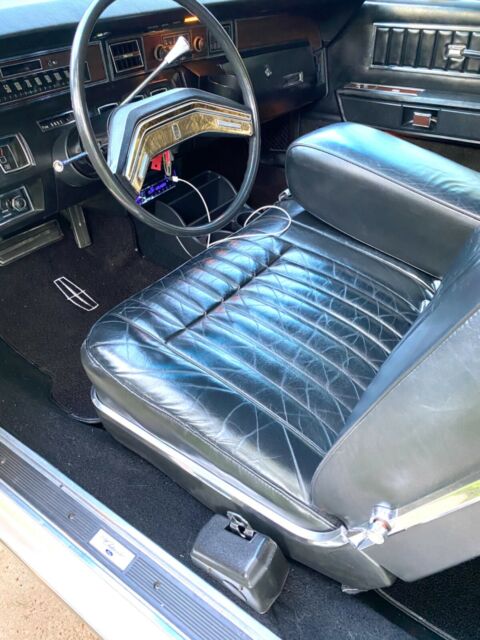 Lincoln Continental 1973 image number 4