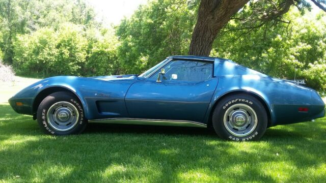 Chevrolet Corvette C3 1976 image number 3