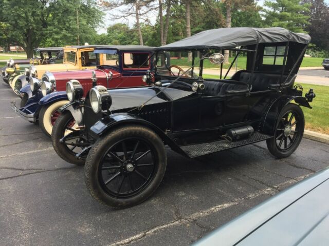 Hupmobile model 32 1913 image number 0