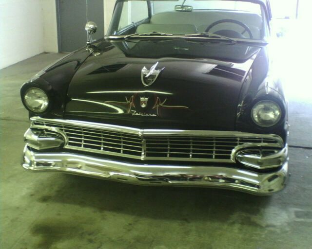 Ford Fairlane 1956 image number 0