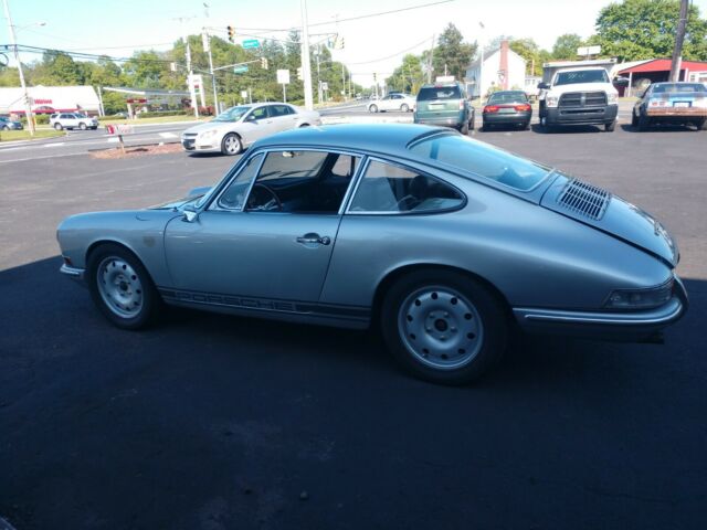 Porsche 912 1967 image number 2