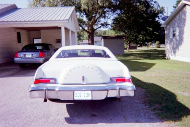 Lincoln Mark Series 1976 image number 2