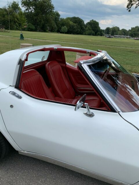 Chevrolet Corvette 1976 image number 3