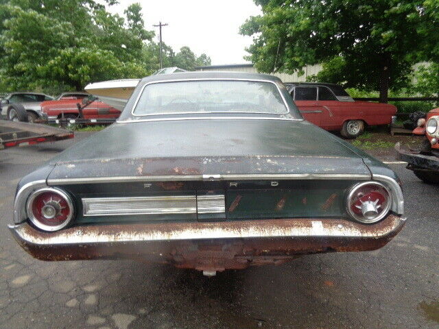 Ford Galaxie 1964 image number 2