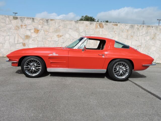 Chevrolet Corvette 1963 image number 2