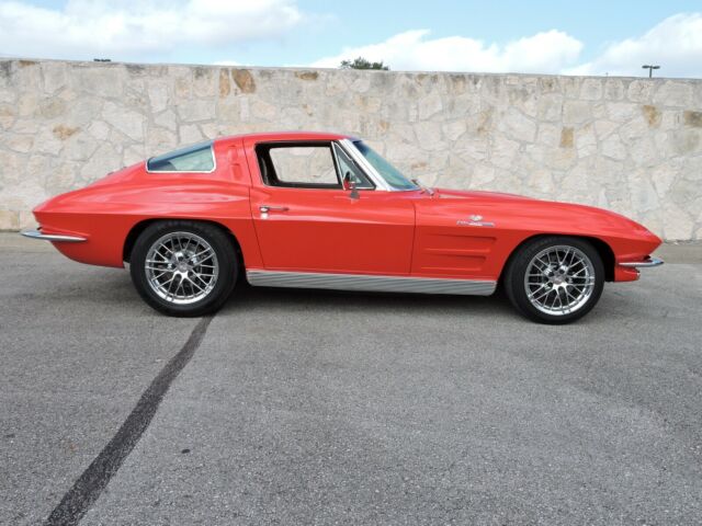 Chevrolet Corvette 1963 image number 28