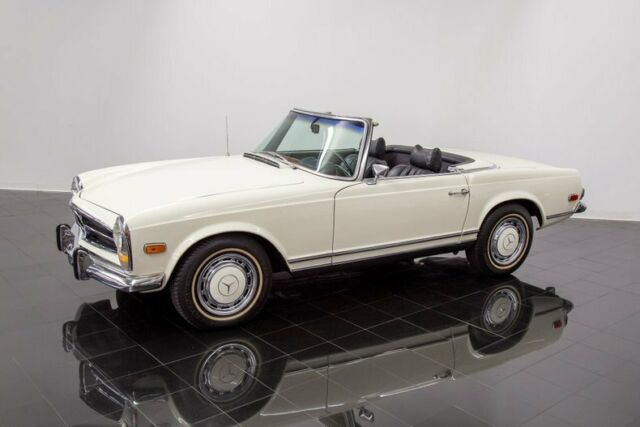 Mercedes-Benz 280SL Convertible 1969 image number 10