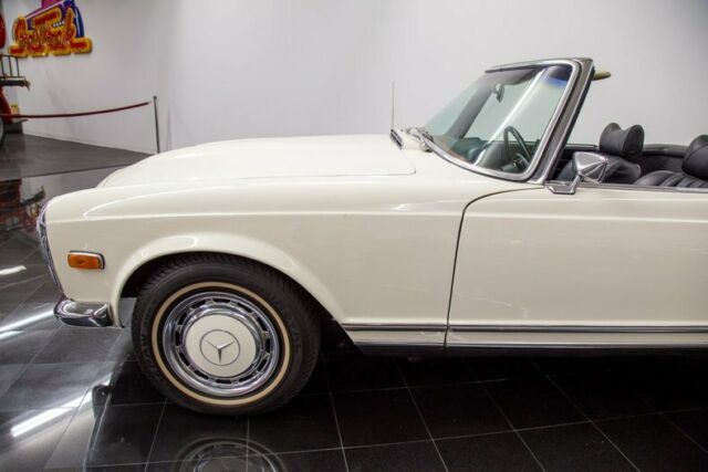 Mercedes-Benz 280SL Convertible 1969 image number 12