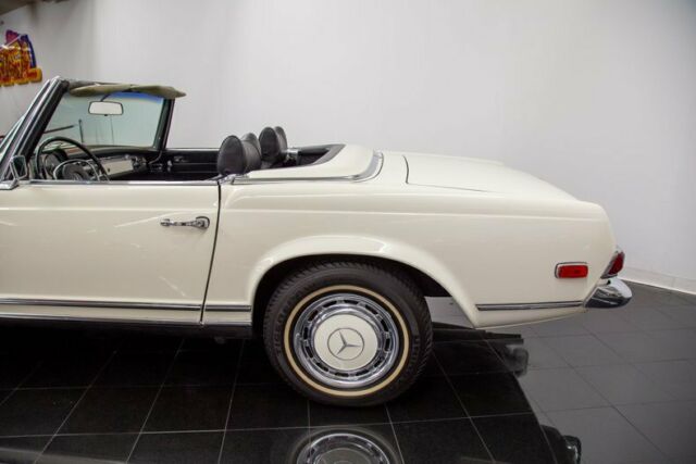 Mercedes-Benz 280SL Convertible 1969 image number 37