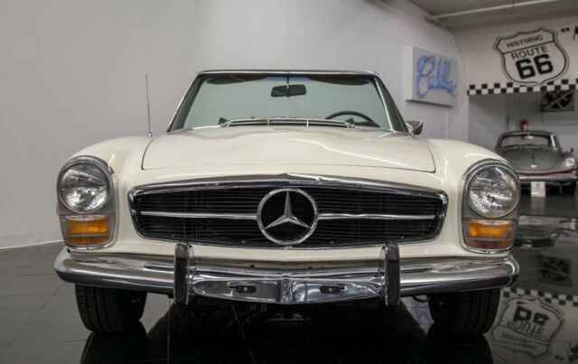 Mercedes-Benz 280SL Convertible 1969 image number 40