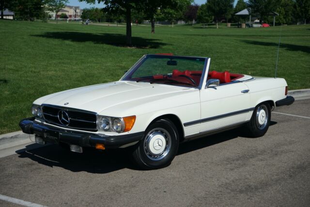 Mercedes-Benz SL-Class 1975 image number 12