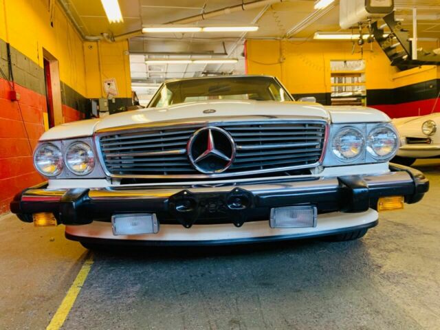 Mercedes-Benz SL-Class 1979 image number 10