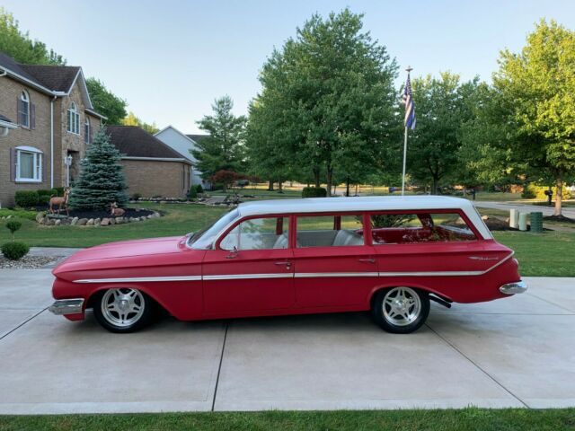 Chevrolet Parkwood 1961 image number 1