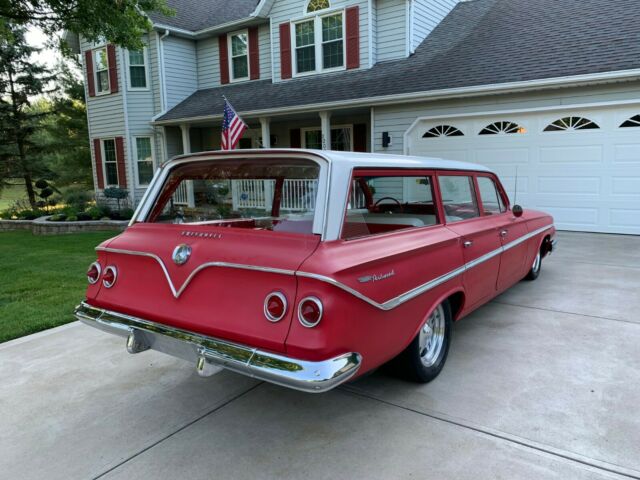 Chevrolet Parkwood 1961 image number 3