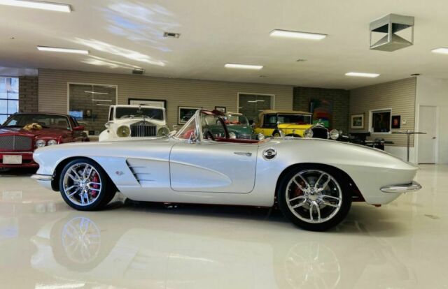 Chevrolet Corvette 1962 image number 29