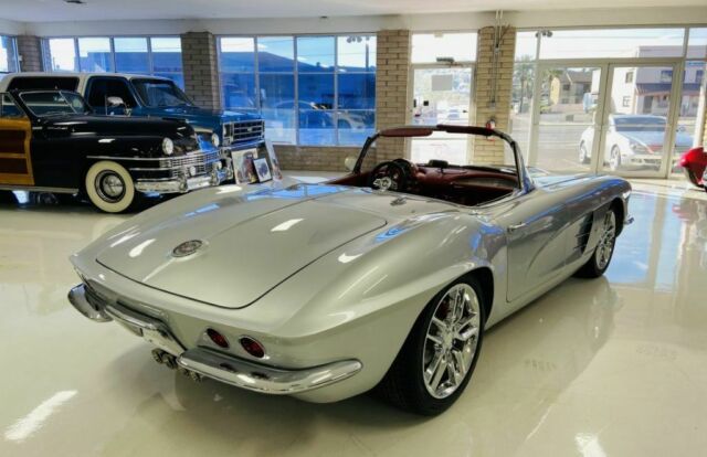 Chevrolet Corvette 1962 image number 32