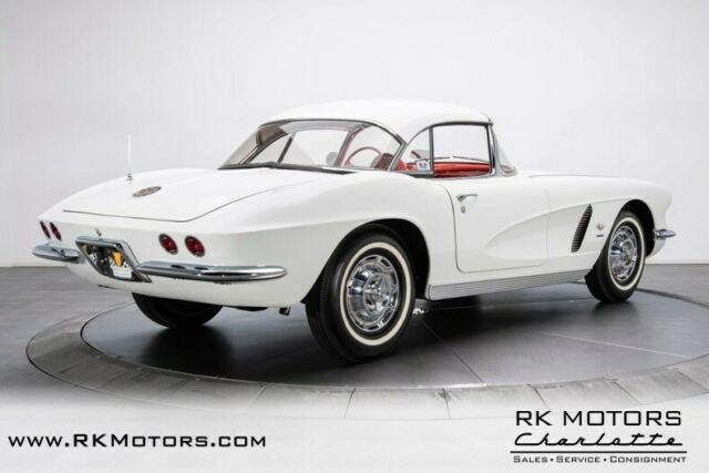 Chevrolet Corvette 1962 image number 32