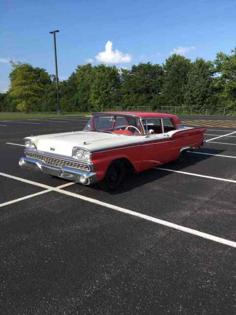 Ford Galaxie 500 1959 image number 1