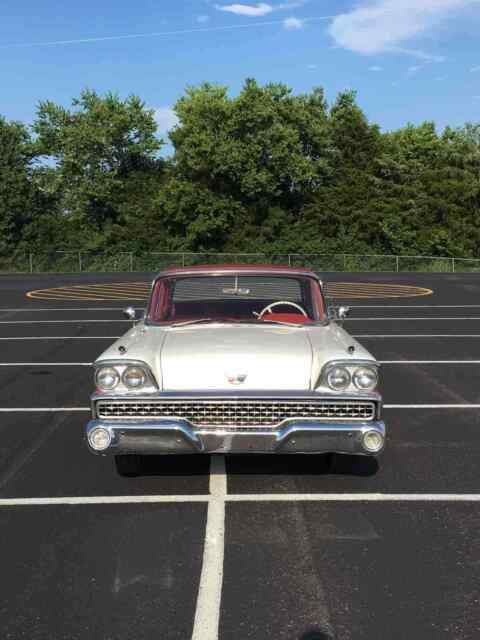 Ford Galaxie 500 1959 image number 13